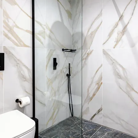 Peonia Modern Two-level Near Old Town 公寓