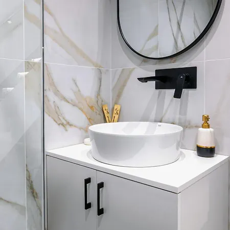 Peonia Modern Two-level Near Old Town * 干尼亞