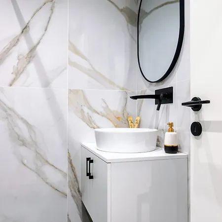 Peonia Modern Two-level Near Old Town Apartman *