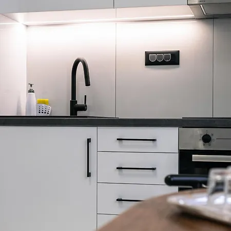 Peonia Modern Two-level Near Old Town Apartman