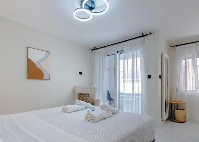 Peonia Modern Two-level Near Old Town *